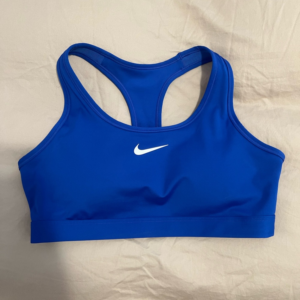 Nike swoosh medium support bra